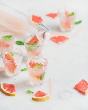 alkol kokteyl serinletici