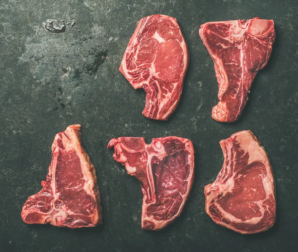 Carne de vită brută friptură — Fotografie, imagine de stoc