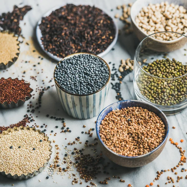 Çeşitli çiğ taneleri