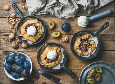 Erik ve ceviz crostata börek