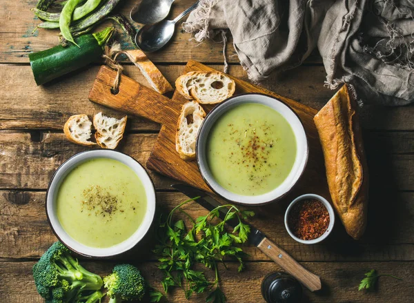 Deux bols de soupe à la crème — Photo