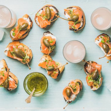 Crostini ve Pembe greyfurt kokteyller