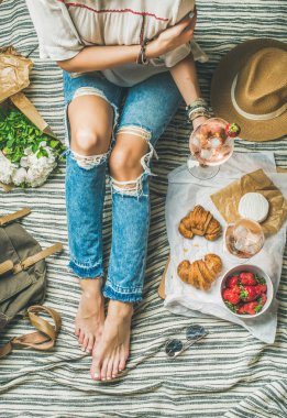 Fransız tarzı romantik piknik 