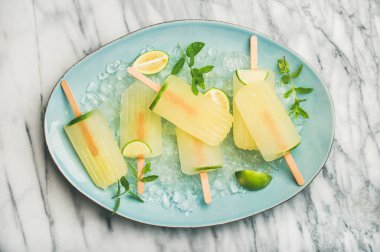 Yaz limonata popsicles 