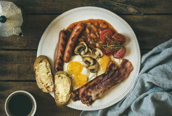 English breakfast with fried eggs — Stock Photo, Image