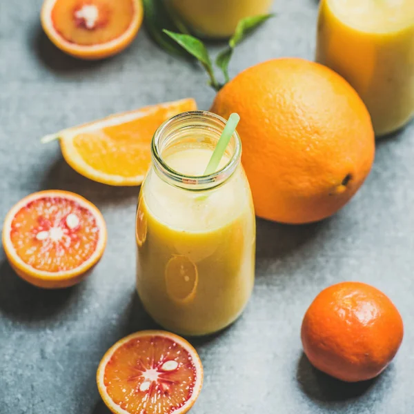 Gelber Smoothie — Stockfoto