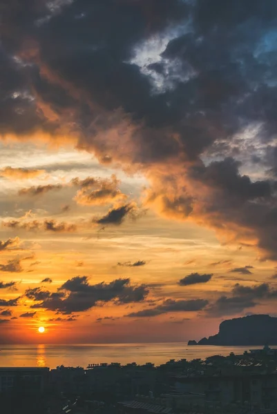 Napnyugta a Földközi-tenger felett — Stock Fotó