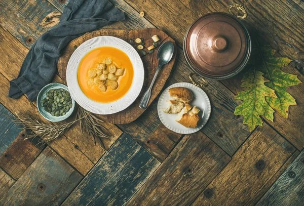 Sopa de creme de abóbora de queda — Fotografia de Stock