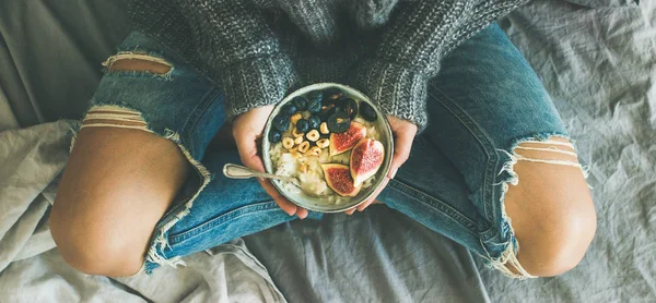 Gezond vegetarisch winter ontbijt — Stockfoto