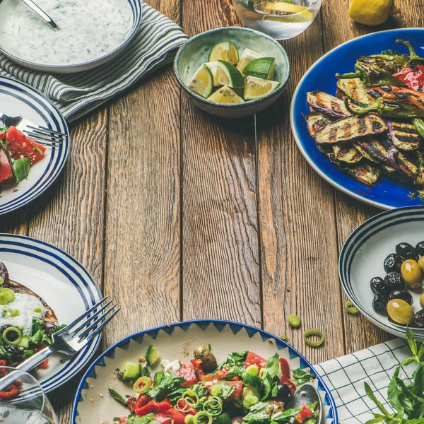 Hälsosam vegetarisk middag dukning — Stockfoto