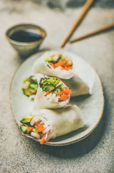 Rouleaux de printemps en papier de riz — Photo