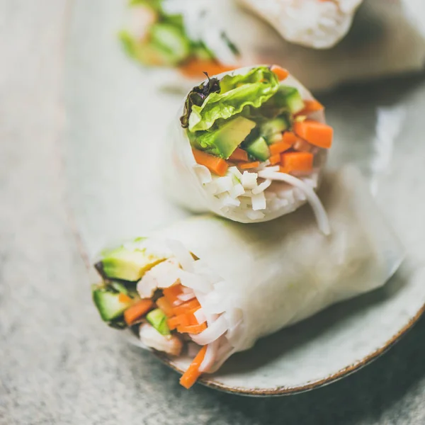 Garnalen Plantaardige Rijstpapier Loempia Met Saus Eetstokjes Plaat — Stockfoto