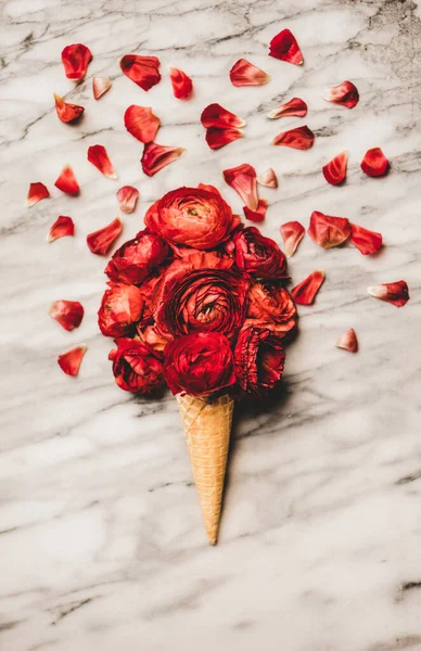 Flat Lay Ice Cream Waffle Cone Scoop Red Blooming Ranunculus — Stock Photo, Image
