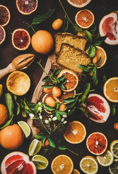 Citrus Akdeniz Ekmekli Keki Portakallı Limonlu Kumkatlı Greyfurtlu Çiçekli Koyu — Stok fotoğraf