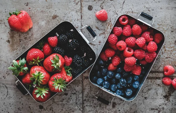 Sund Sommer Vegansk Frokost Fladlægning Friske Årstidens Jordbær Hindbær Blåbær - Stock-foto