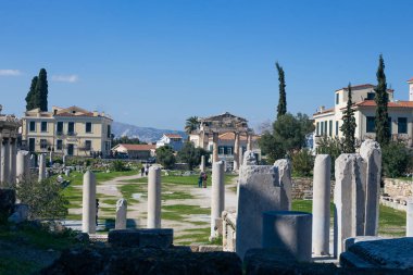 Atina 'daki Antik Yunan mermer sütunu