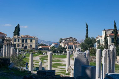 Atina 'daki Antik Yunan mermer sütunu