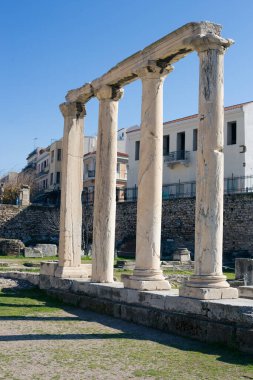 Atina 'daki Antik Yunan mermer sütunu