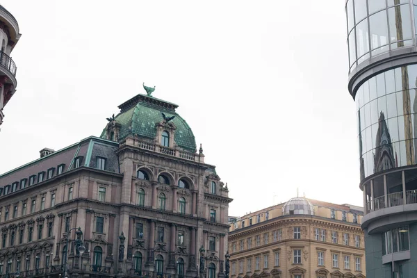 ウィーンのオーストリアの首都でヨーロッパの古い建物 — ストック写真