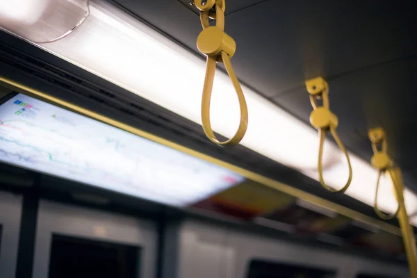 Κίτρινος Χειρολισθήρας Στο Μετρό Της Βιέννης Στην Αυστρία — Φωτογραφία Αρχείου