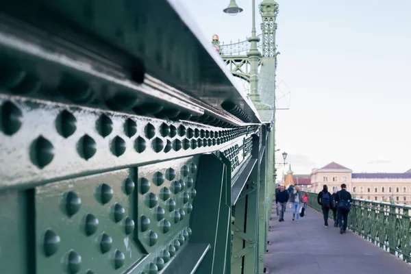 19Ος Αιώνας Παλιά Μεταλλική Πράσινη Γέφυρα Της Ευρώπης Στη Βουδαπέστη — Φωτογραφία Αρχείου