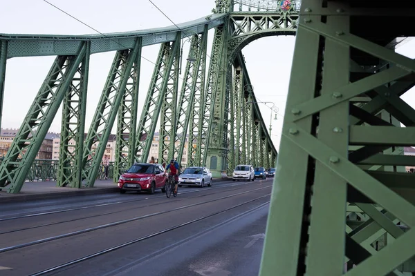 19Ος Αιώνας Παλιά Μεταλλική Πράσινη Γέφυρα Της Ευρώπης Στη Βουδαπέστη — Φωτογραφία Αρχείου