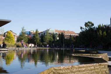 Budapeşte 'de alçak binaların yeni modern alanları