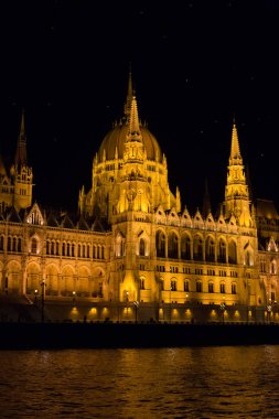 Budapeşte Parlamento Binaları 'nın gece ışıkları