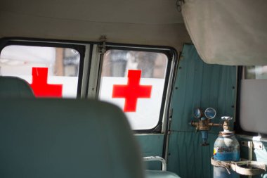 Özgün elementleri olan eski bir ambulans