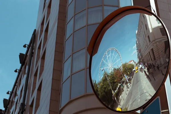 Reflexão Vidro Fachada Edifício — Fotografia de Stock