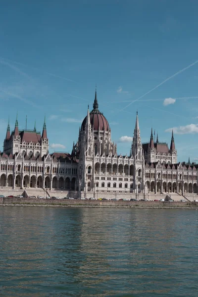 Palais Parlement Budapest Dans Après Midi Contre Ciel Bleu Clair — Photo