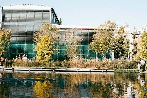Budapeşte 'de alçak binaların yeni modern alanları