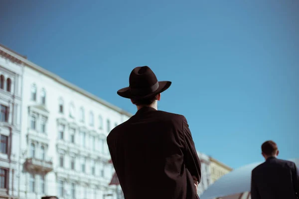 Ortodoks Yahudisi Öğleden Sonra Şapkalı — Stok fotoğraf