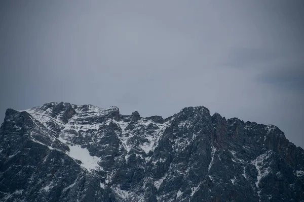 Hoge Alpine Bergen Met Sneeuw Duitsland Blauwe Mooie Lucht — Stockfoto