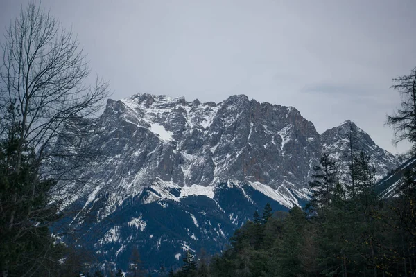 Altas Montanhas Alpinas Com Neve Alemanha Céu Azul Bonito — Fotografia de Stock