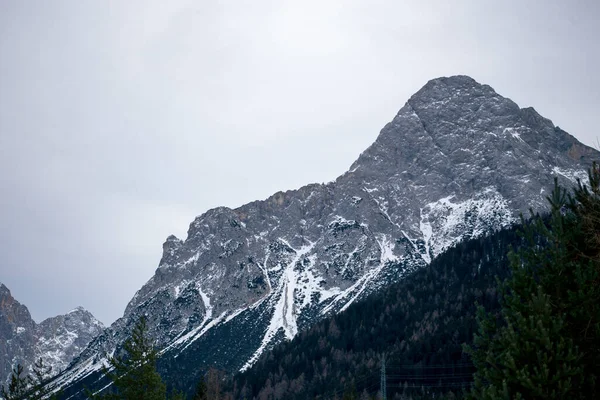 Високі Альпійські Гори Снігом Німеччині Блакитне Гарне Небо — стокове фото