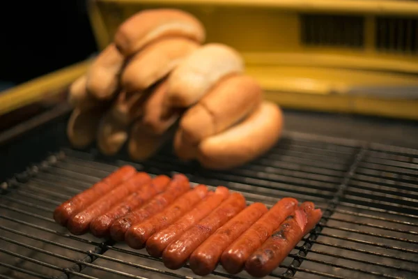 Délicieux Hot Dogs Frais Sur Gril — Photo