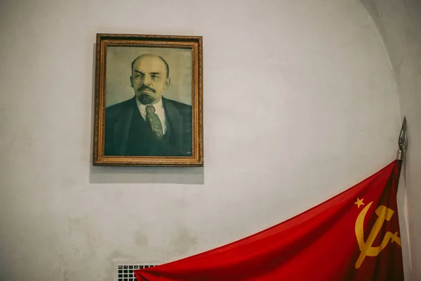 Радянський Портрет Леніна Стіні — стокове фото