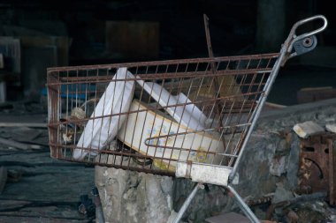 Çernobil 'deki Pripyat' ta terk edilmiş Sovyet süpermarketi.