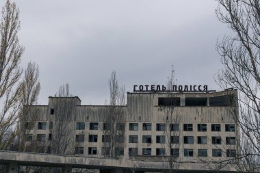 Çernobil 'deki Pripyat Oteli' nin eski binası.