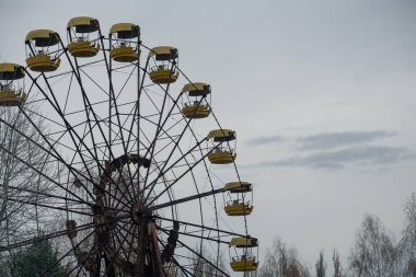 Çernobil 'deki Pripyat hayalet kasabasında dönme dolap.
