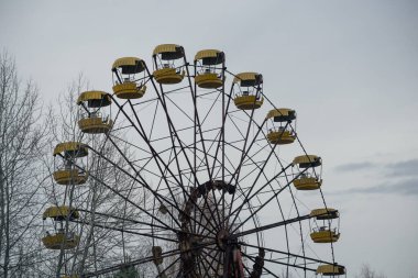 Çernobil 'deki Pripyat hayalet kasabasında dönme dolap.