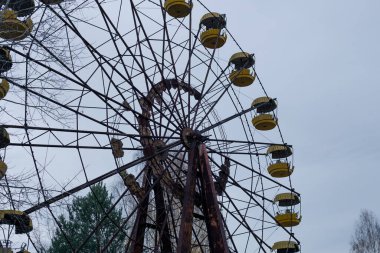 Çernobil 'deki Pripyat hayalet kasabasında dönme dolap.