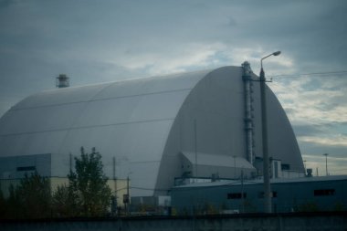 Çernobil 'deki Pripyat' taki bir nükleer santralin 4. güç ünitesinin üstündeki lahit.