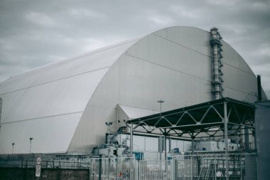Çernobil 'deki Pripyat' taki bir nükleer santralin 4. güç ünitesinin üstündeki lahit.
