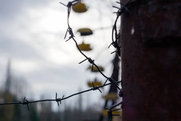 Колючий Дріт Колесо Ферріса Примарному Місті Прип Ять Чорнобилі — стокове фото