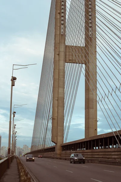 Puente Cable Con Carretera Coches — Foto de Stock