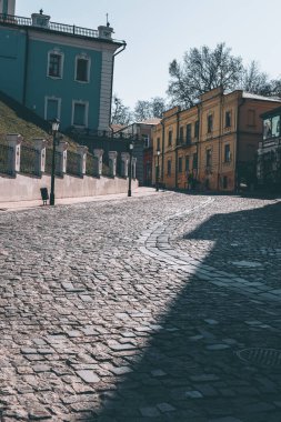 Boş merkez caddesi Andreevsky turist soyundan geliyor