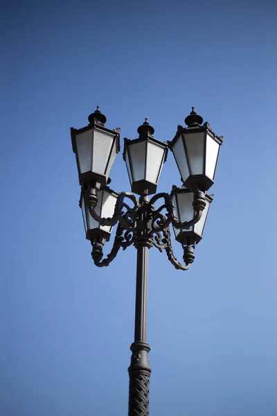 Utcai Bútorok Régi Vintage Lámpa Európai Stílusban — Stock Fotó