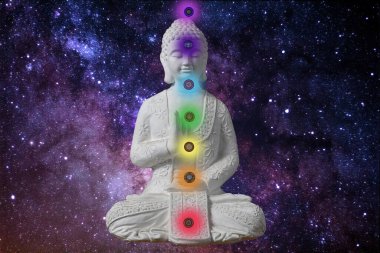 Kozmosun arka planına sahip bir Beyaz Buda